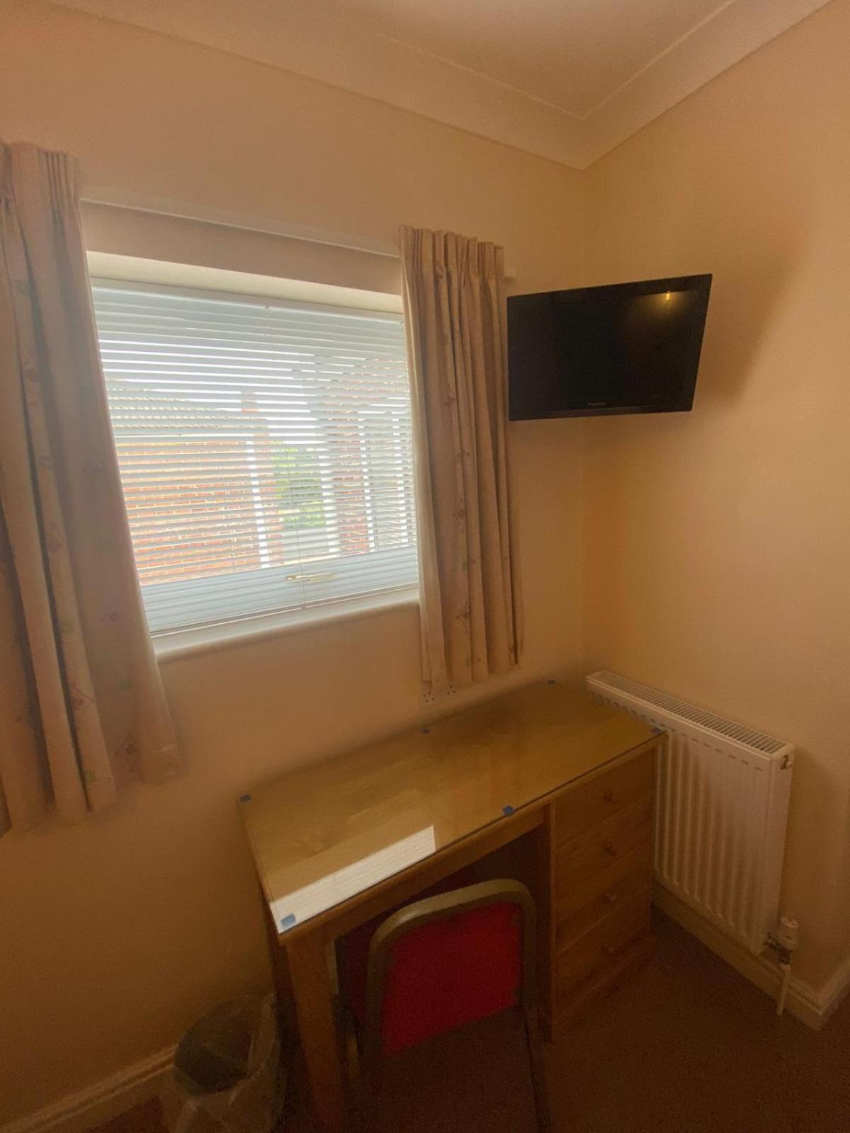 Landguard Lodge Guest House Shipley  الغرفة الصورة